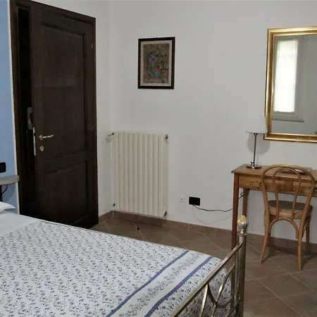 La Casina Del Sole ベッド・アンド・ブレックファスト Monticelli dʼOngina